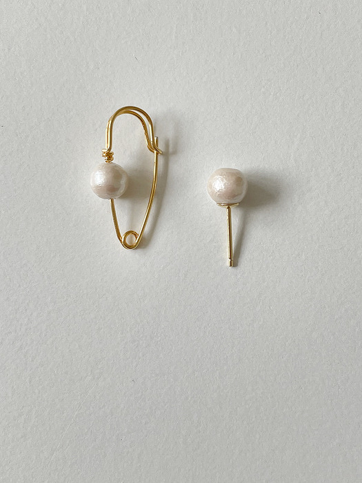 Pearl gold clip