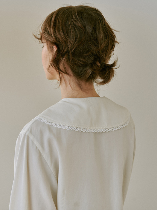 2.84 Lace blouse (Ivory)