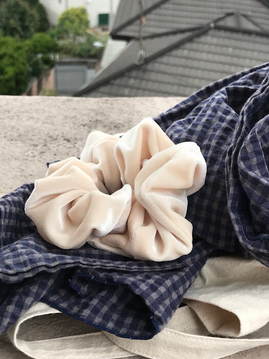 oar Vintage Velvet Volume Scrunchie[Ivory] 빈티지 벨벳 볼륨 스크런치