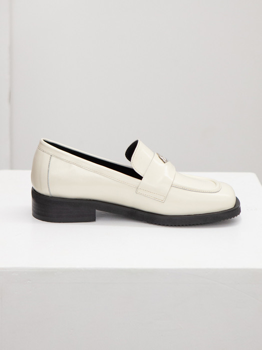 FLO PENNY LOAFERS 플로페니로퍼 23S06IV