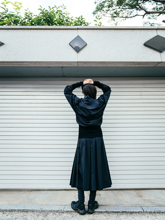 CRINKLE PLEATS SKIRT_BLACK