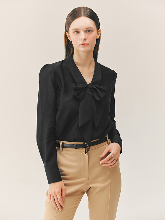 LAUREL Chiffon tie layered blouse (Ivory/Black/Soft pink)