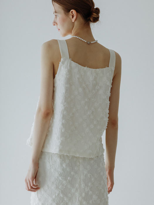 스퀘어 넥 플라워 슬리브리스 SQUARE NECK FLOWER SLEEVELESS