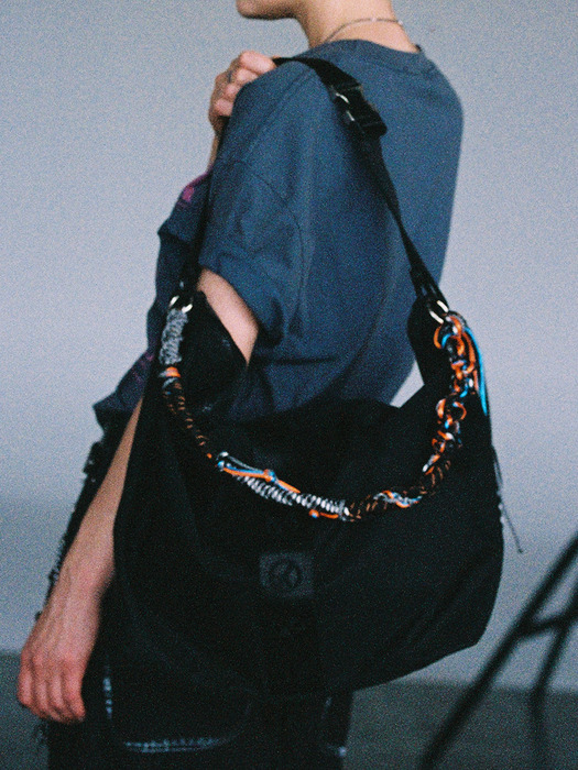 MULTI-FUL CHAIN CONNECTED CROSS-BAG