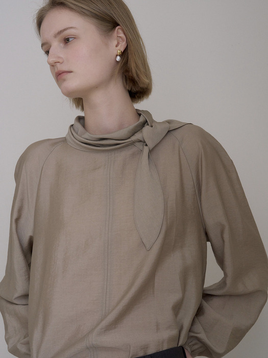 HIGH NECK TIE BLOUSE_TAUPE BROWN