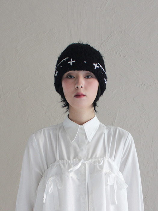 Flower Hand Stitched Beanie_BLACK