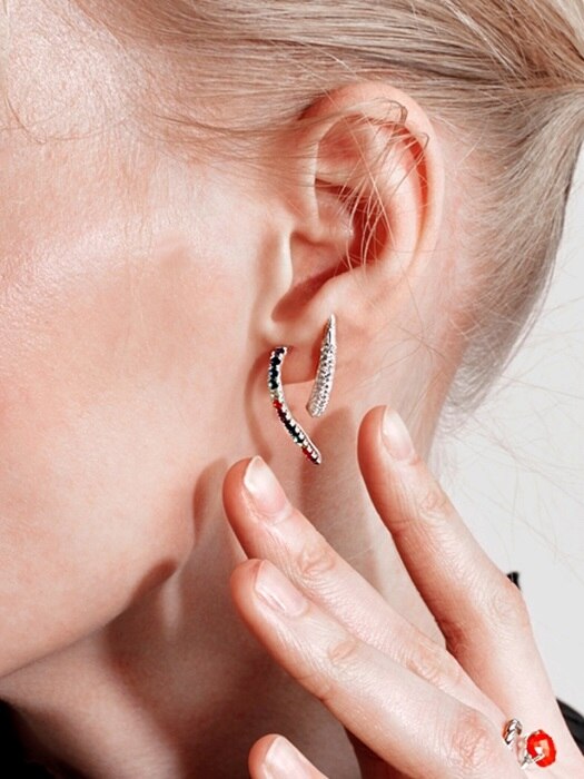 moon crystal Earring 크리스탈 커브 귀걸이