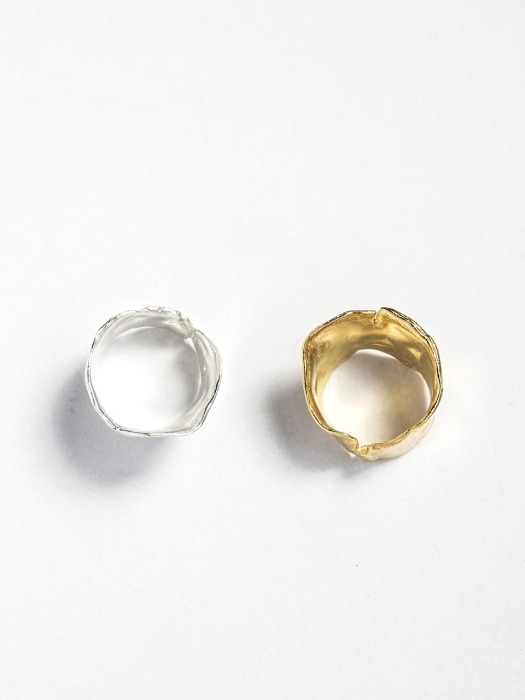The Shell Signet Ring Gold