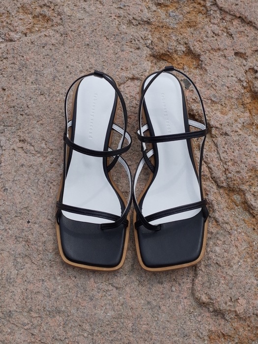 Flip-flop strap sandals Black
