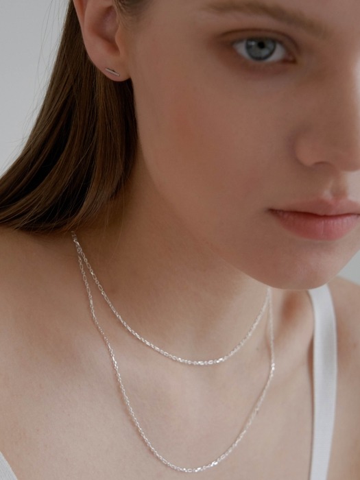 W Chain Silver Necklace (39cm)