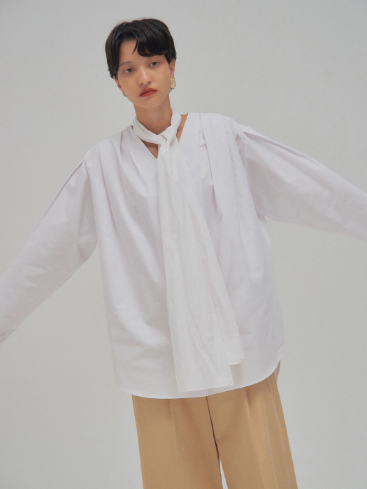 NESSY V-neck Cotton Blouse White with separable bow tie