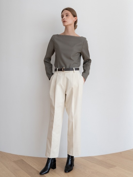 [ESSENTIAL] Classic Tuck Pants Ivory