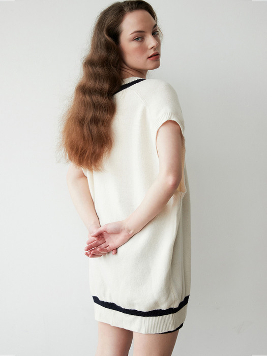 Overfit v-neck knit vest 001 Ivory