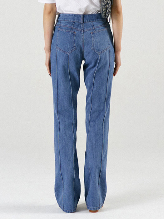 8 Pintuck Jeans