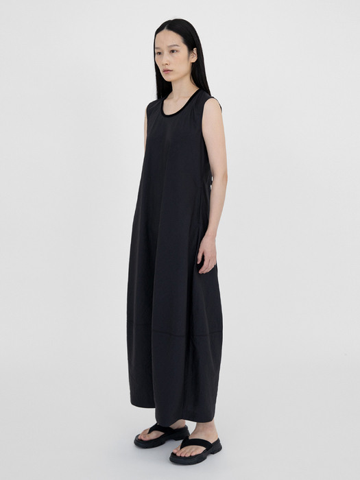 Metalic sleeveless midi dress (Black)