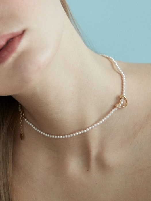 Heart Pearl Choker