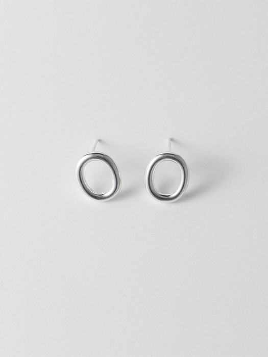 Amor Silver Oval Earring