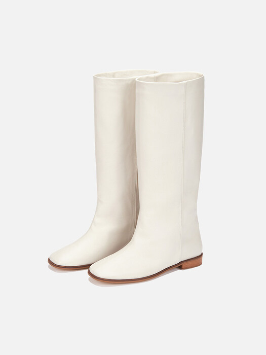 Wide long boots Ivory