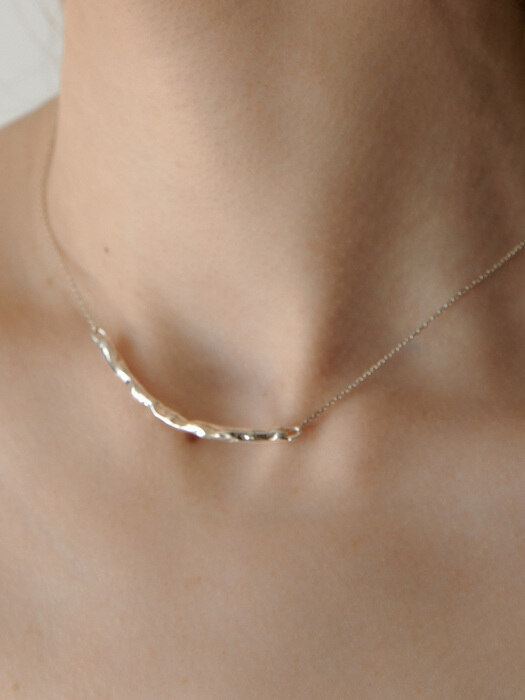 flow bar necklace