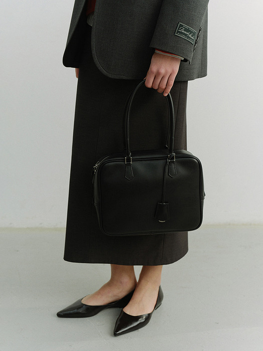 CLASSIC 28 LEATHER BAG BLACK_UDBA6E201BK