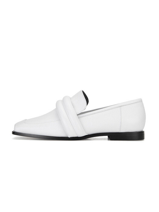 Squared toe loafers | White