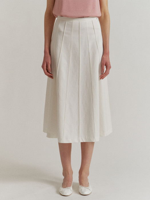 Lily Pleats Skirt in Pure White