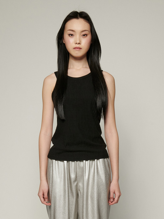 COMFY SLEEVELESS (BLACK)