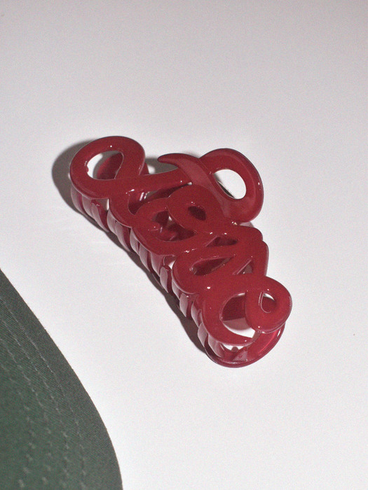 LOVE Claw Pin (Red Wine)