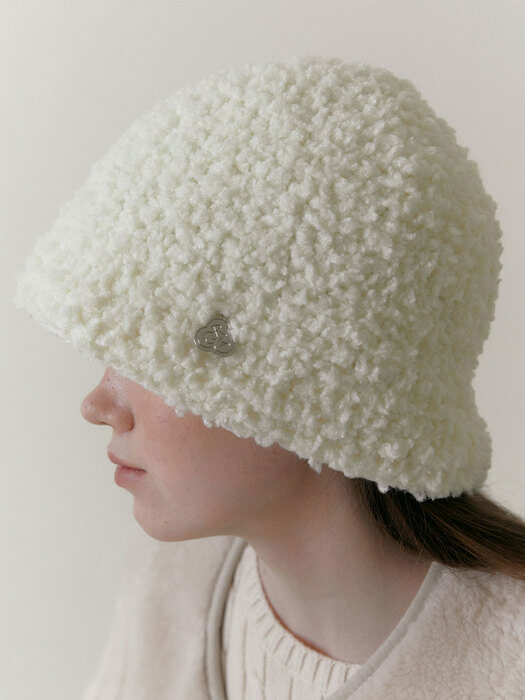 Granny hat : wool ivory