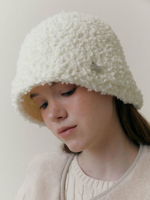 Granny hat : wool ivory
