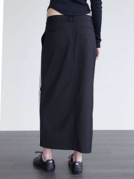 Two-line long skirt - black