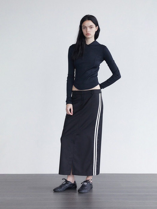 Two-line long skirt - black