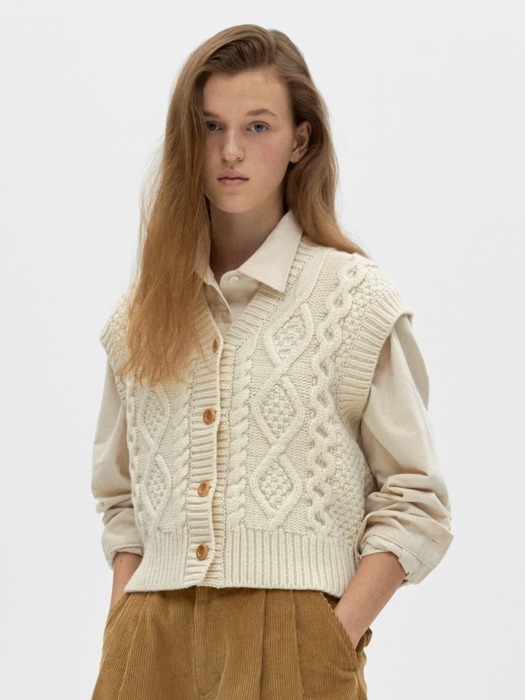 cable knit vest - ivory