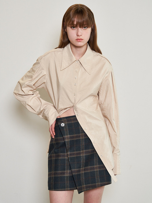 Wide Collar Fit and Flared Blouse_BEIGE