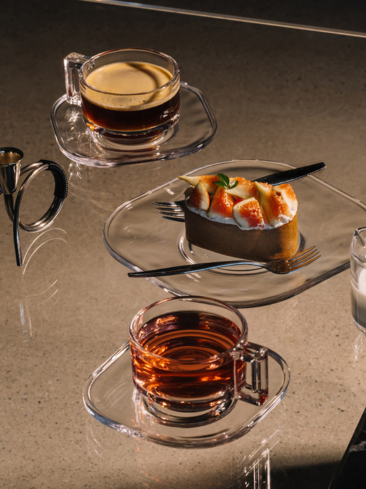 ARNO GLASS CUP AND SAUCER 2 set