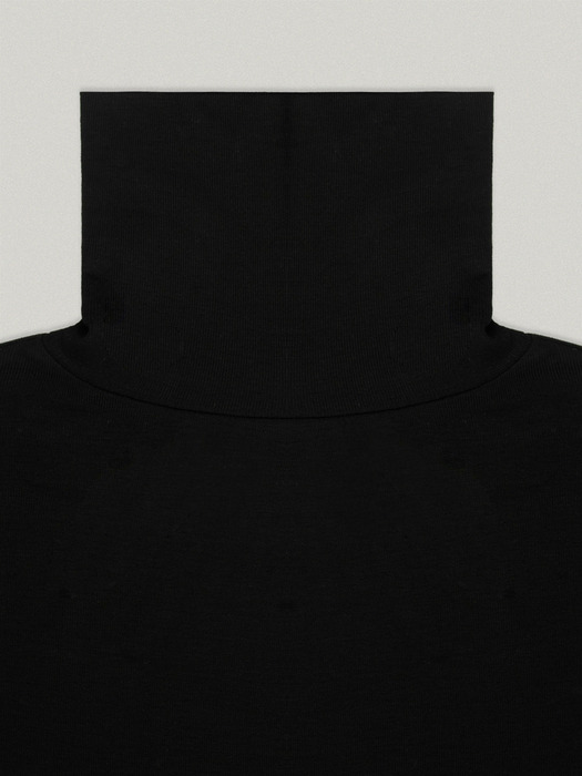 COZY WOOL TURTLENECK T-SHIRT [BLACK]