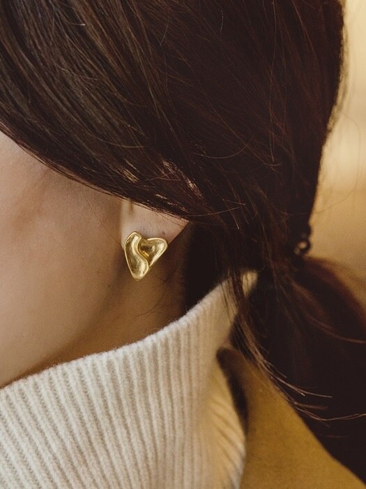 Vintage heart earring