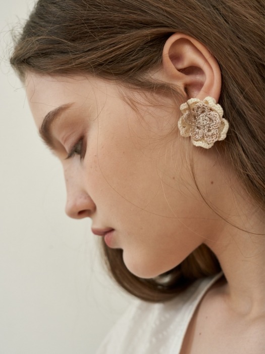 Elegant double flower earring