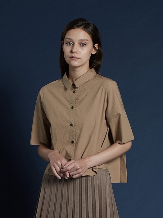 Back Pleats Shirts_Beige