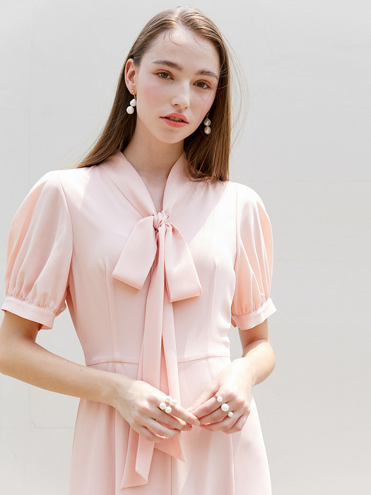 [미전시]KATE ribbon tied short puff-sleeve dress (Peach pink)