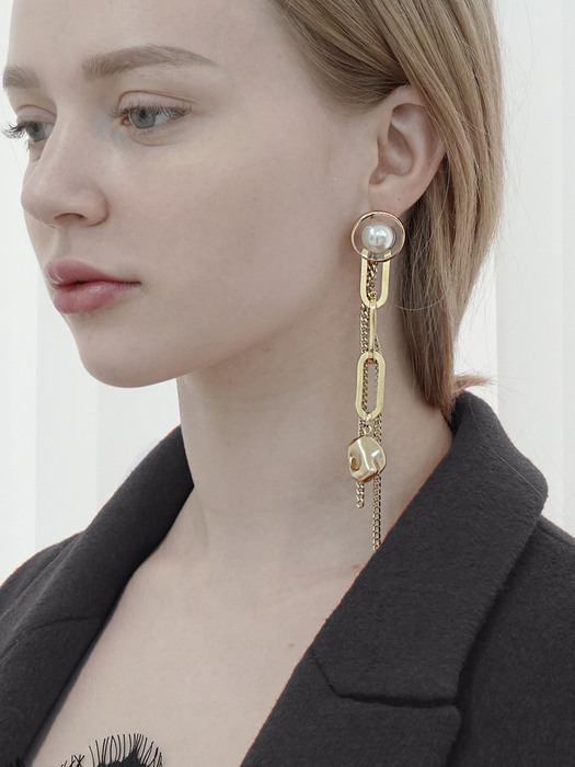 Bold chain earrings