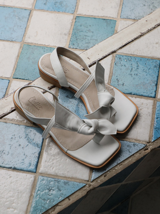 Ribbon Toe-Ring Sandal (White)