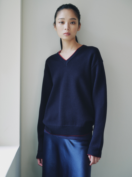 DARK NAVY DOUBLE FACED WOOL KNIT V NECK TOP