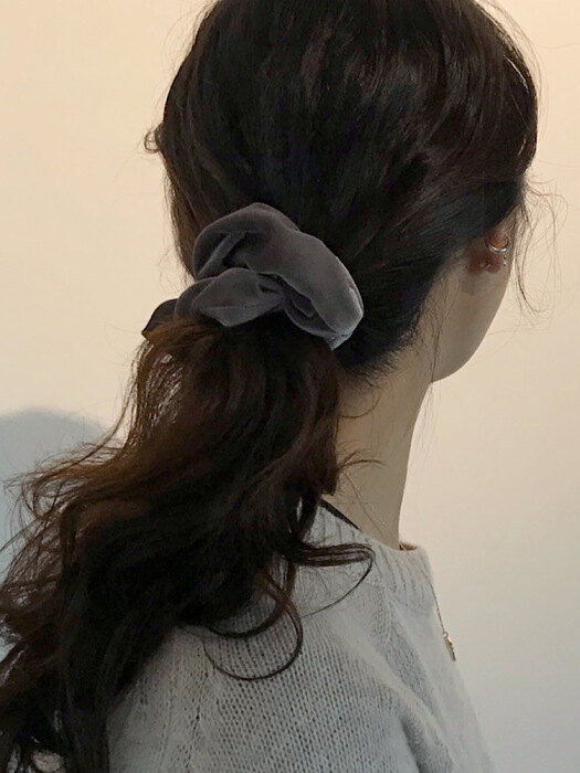 oar Vintage Velvet Volume Scrunchie[Charcoal] 빈티지 벨벳 볼륨 스크런치