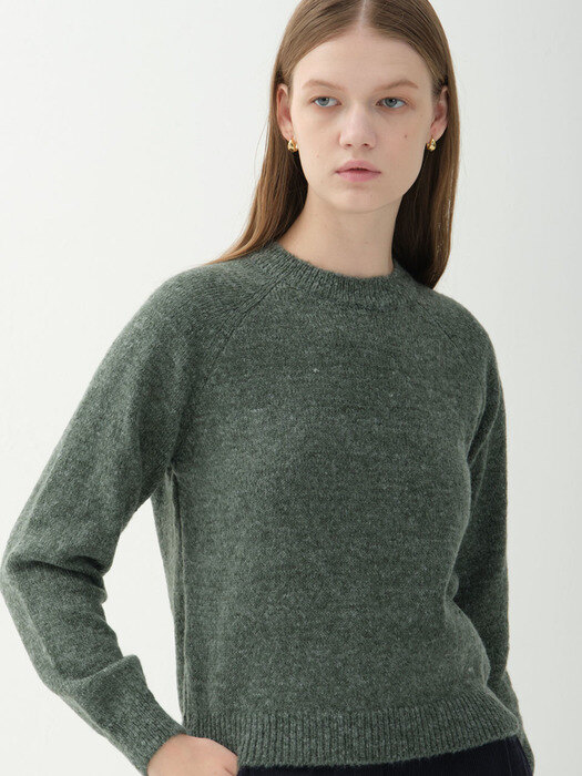 two-tone raglan sleeve knit top_green
