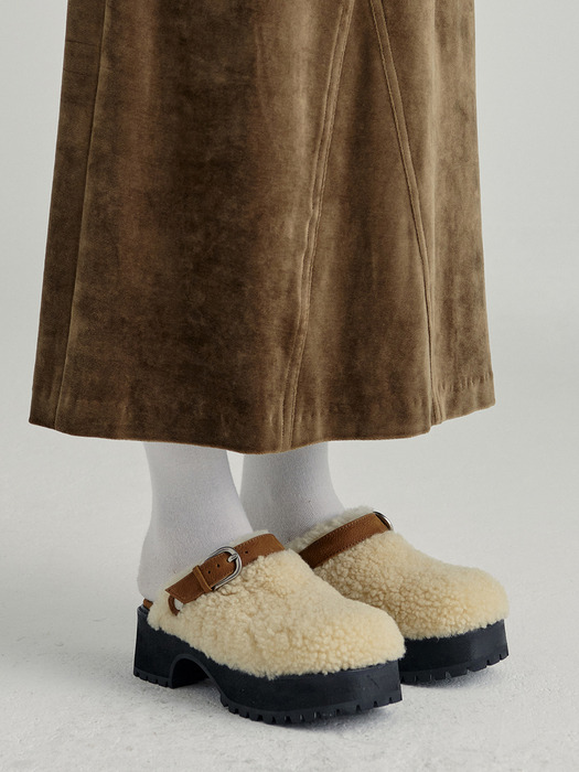 70`s CLOGS_beige shearing