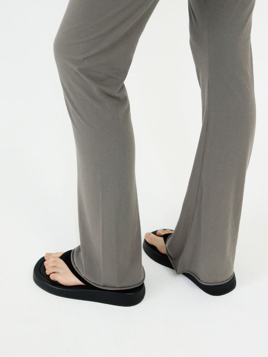 Bootscut thin pants