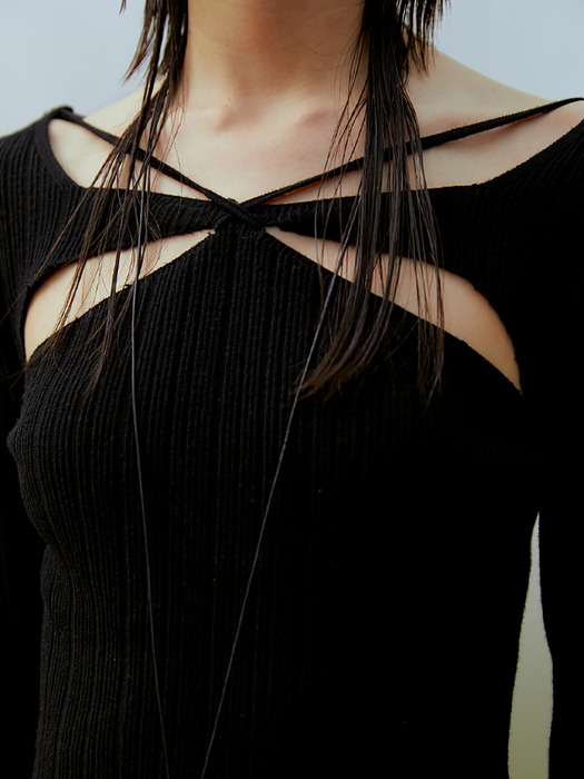 Hole Strap Knit Top (BLACK)