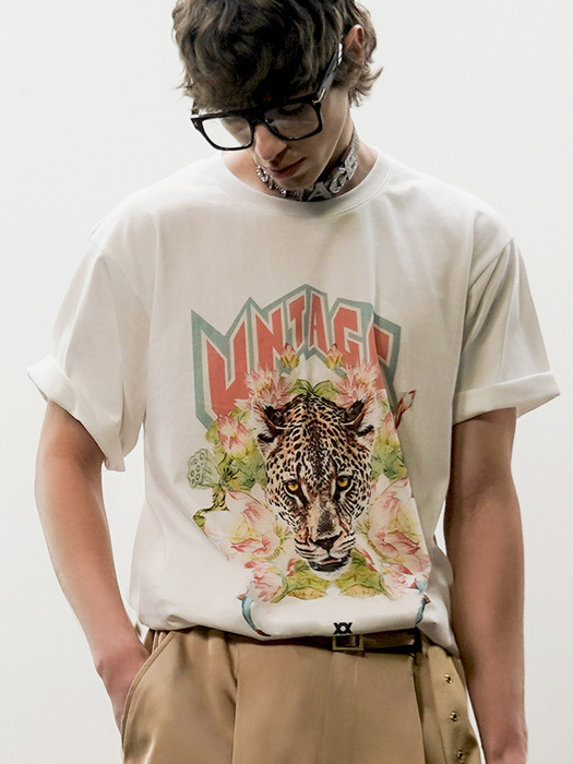 Leopard-Printed Oversized T-shirt[White(UNISEX)]_UTT-ST01