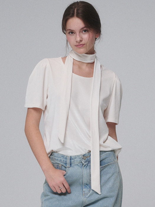 Round-neck Scarf Velvet T-shirts_Ivory